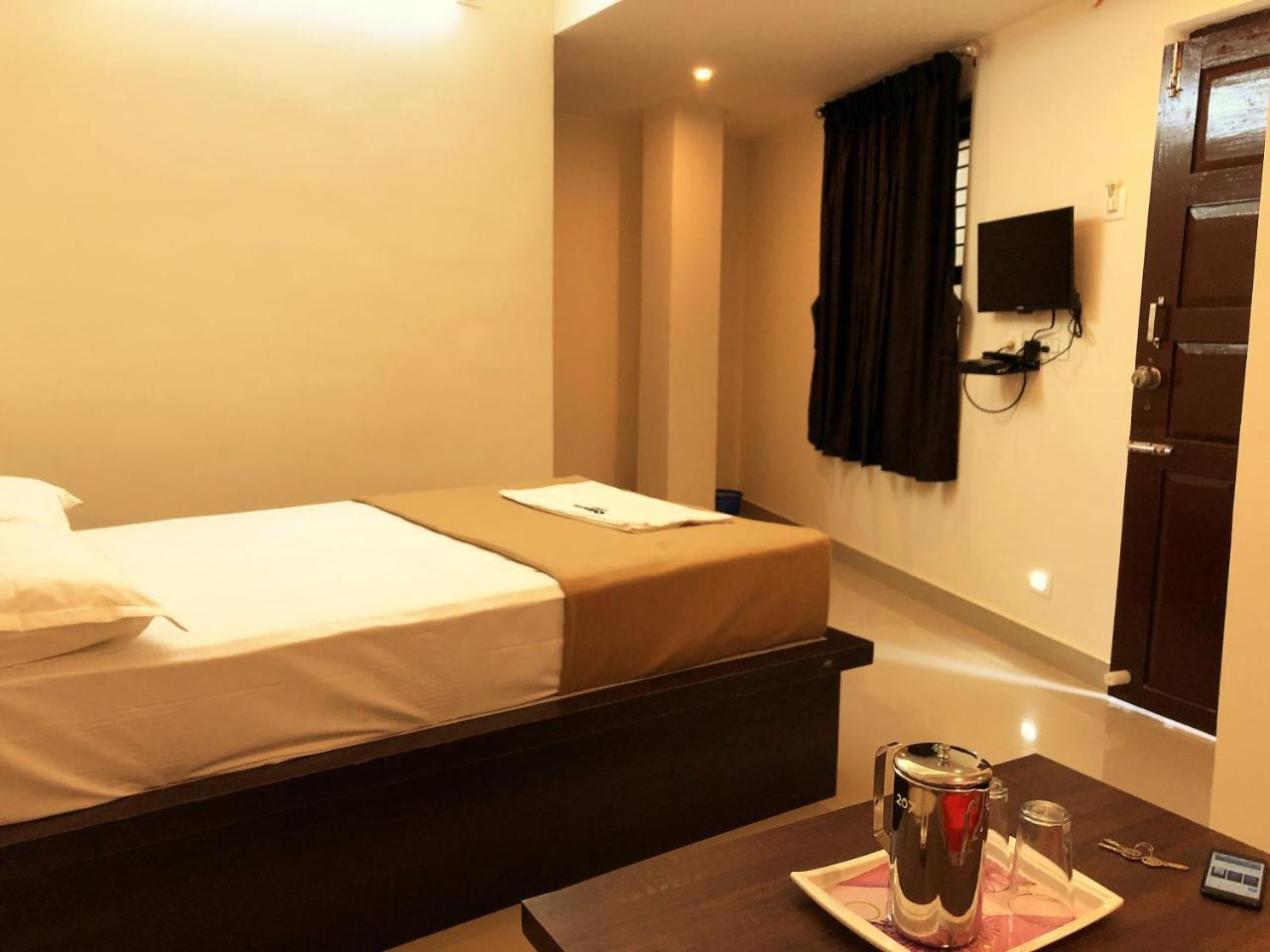 Cosmo Lodge Mangalore Eksteriør billede